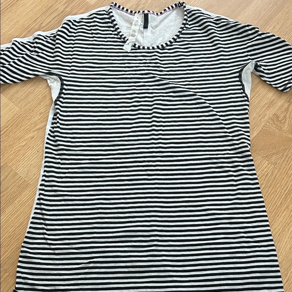 lululemon short sleeve shirt